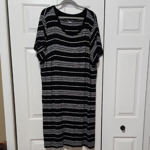 Ava & Viv Black & White Striped Short Sleeve Dress